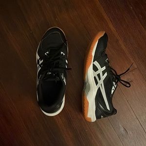 women’s asics volleyball shoes size 8